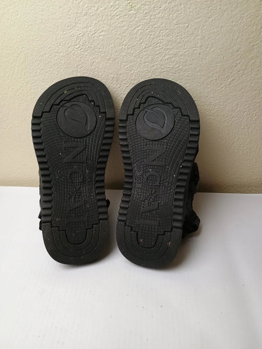 Oncai Men's 9 Black Hiking Sandals with Arch Support Adjustable Straps Outdoor